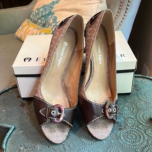 Etienne Aigner E-Celt pumps